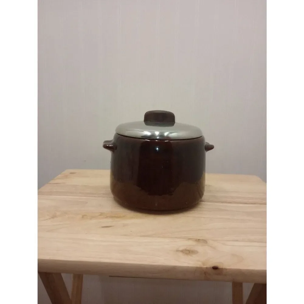 Vintage West bend, ceramic Crock bean pot with aluminum lid